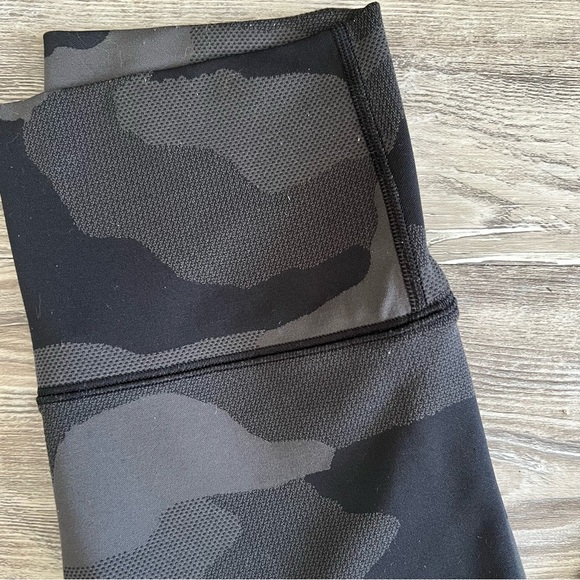 Offline by Aerie Black Camo High Waist Legging - Picture 3 of 5